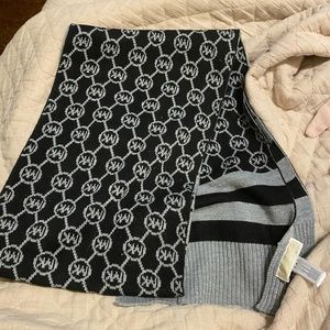 Michael kors scarf